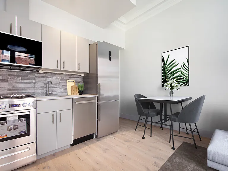 130 E 37th St #5N — Photo 3