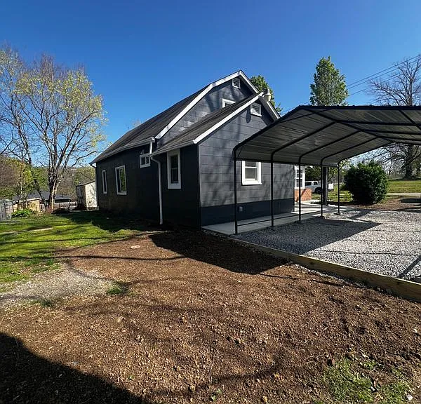 1801 Woodson Dr — Photo 5