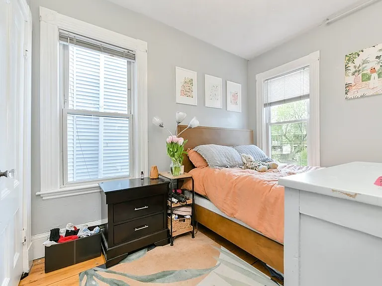 748 E 3rd St #1 — Photo 8