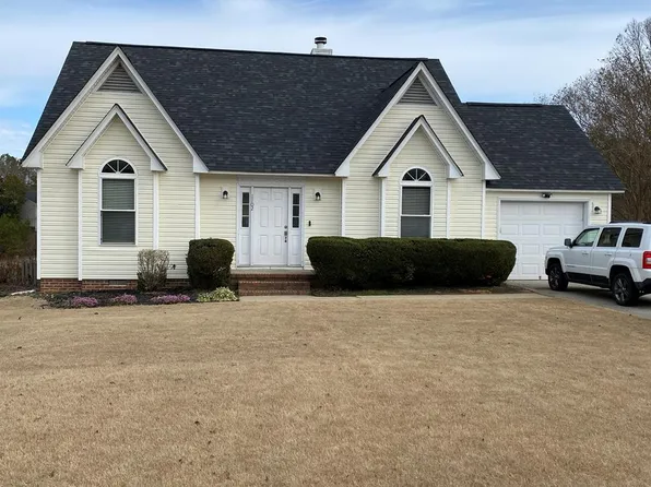 1102 Northlake Dr, Greenwood, SC 29649