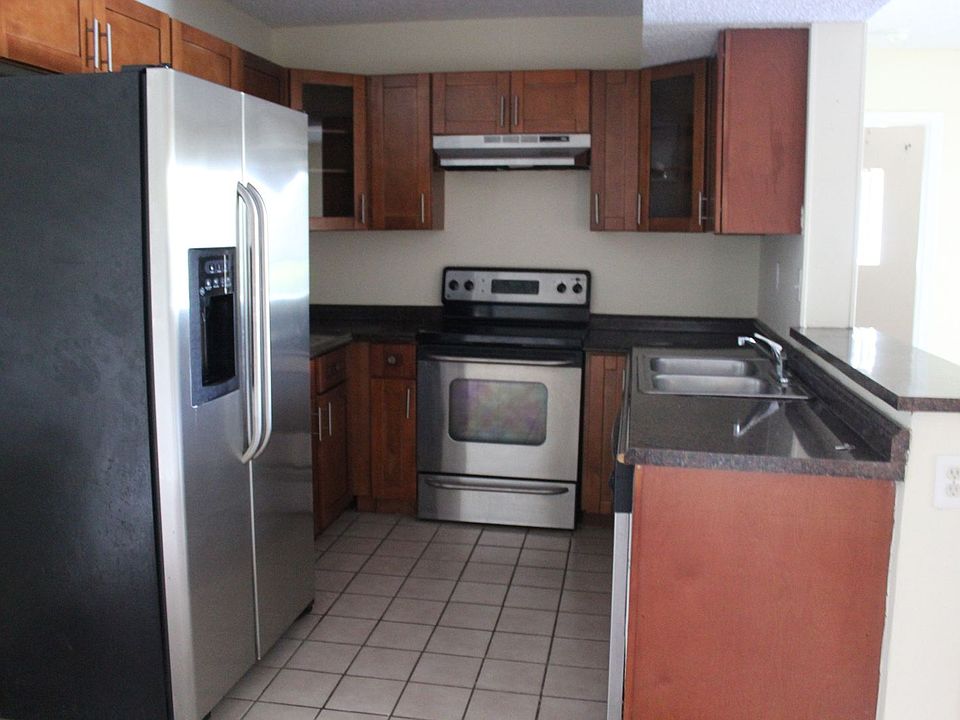 1st image of 251 Palm Cir W APT 203