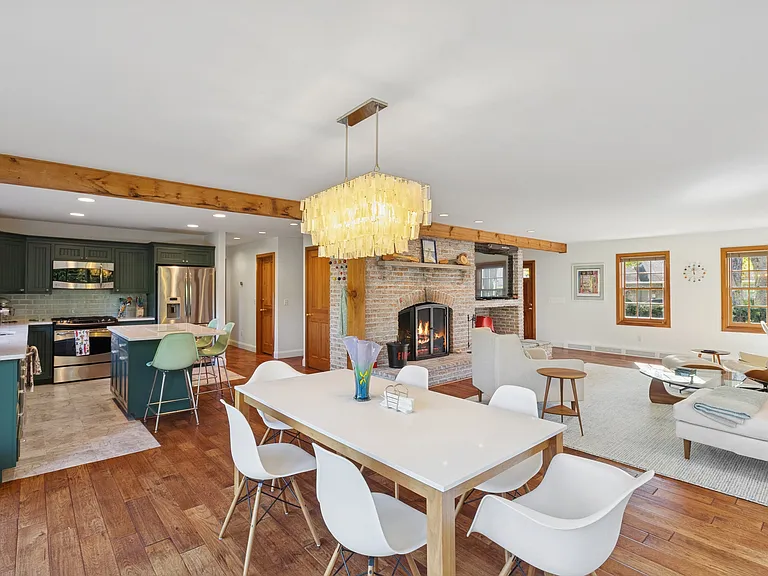 70 Dayton Ln — Photo 12