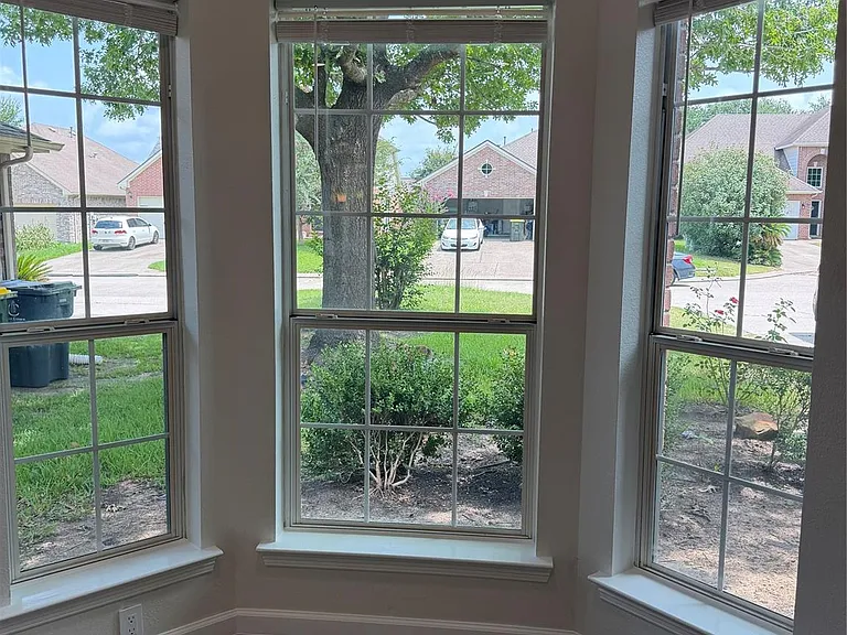 2205 Highland Crossing Dr — Photo 8