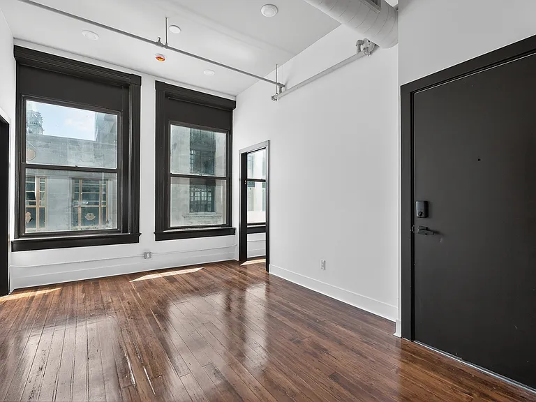607 Main St #7 — Photo 3