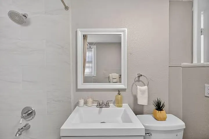 1401 Collier St — Photo 17