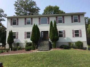 5 Marie Ct, Poughkeepsie, NY 12601
