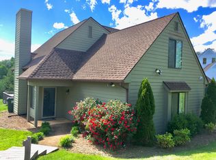 1044 Amber Ridge Rd, Charlottesville, VA 22901