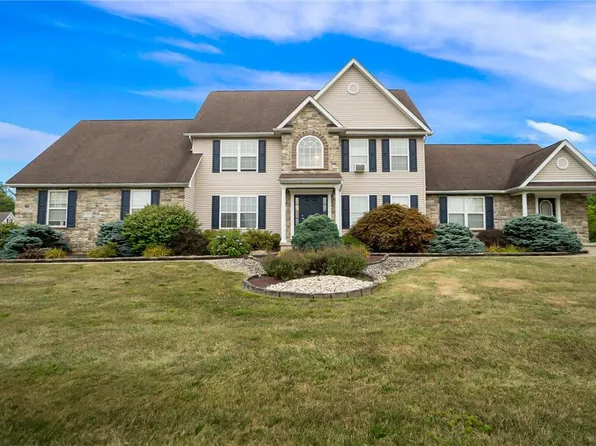 153 Chase Hollow Dr, Nazareth, PA 18064