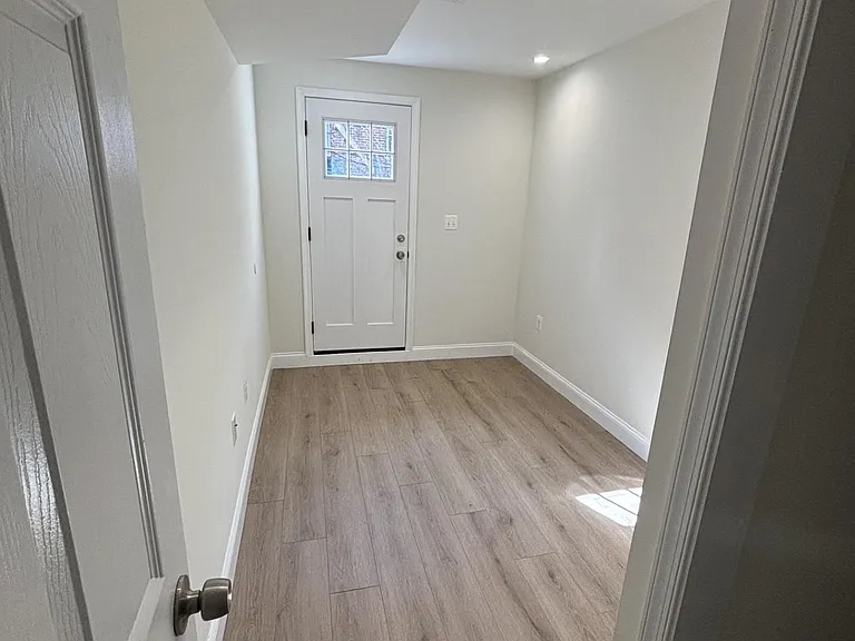 325 V St NE #1 — Photo 14