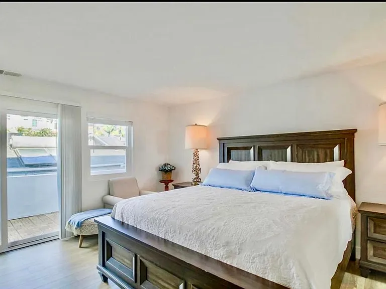 374 Orange Ave #B — Photo 9