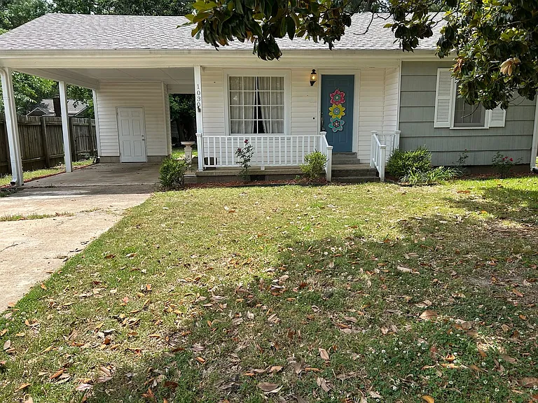 1030 Sycamore St — Photo 3