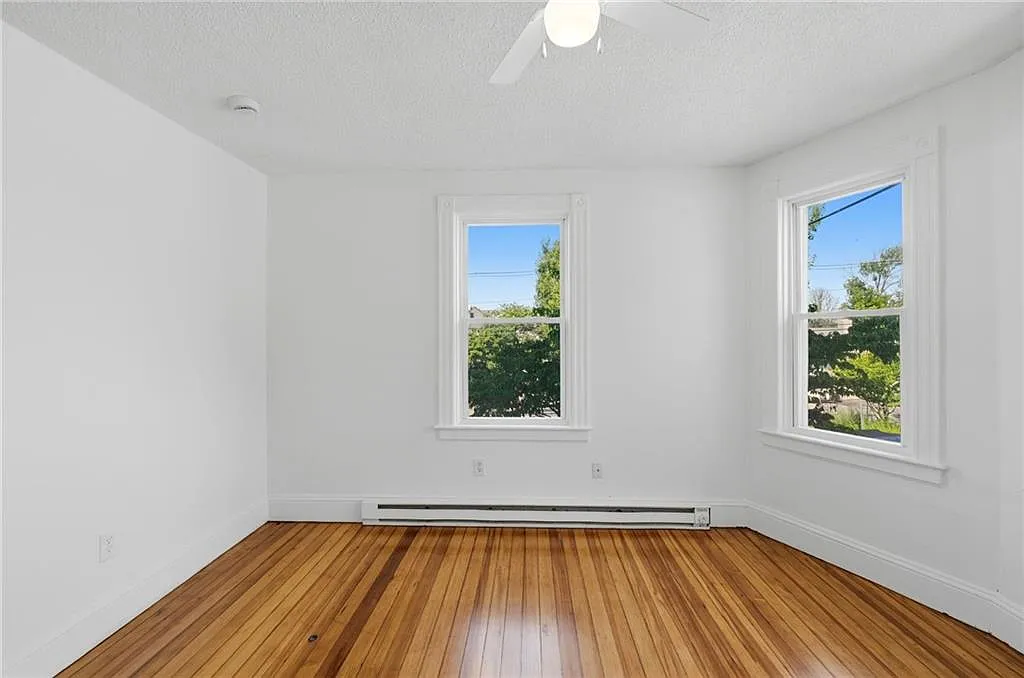 2 bed, 1.0 bath, 940 sqft, $1,850 — Photo 3
