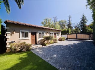 19617 Oxnard St, Tarzana, CA 91356