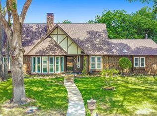 2214 Bishop Dr, Grand Prairie, TX 75050