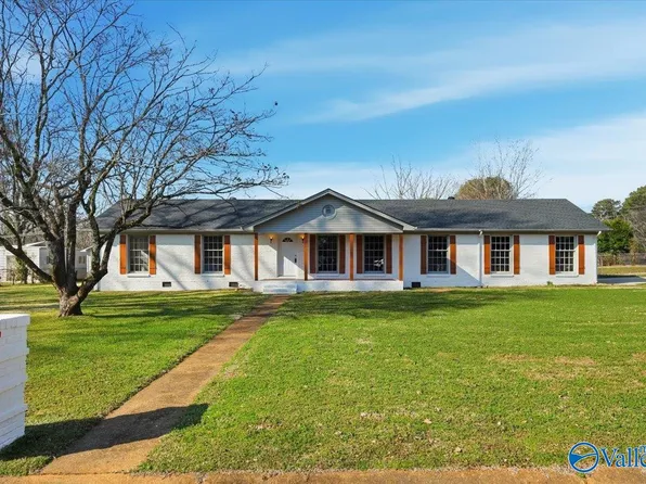 1717 Sebring St NW, Huntsville, AL 35816