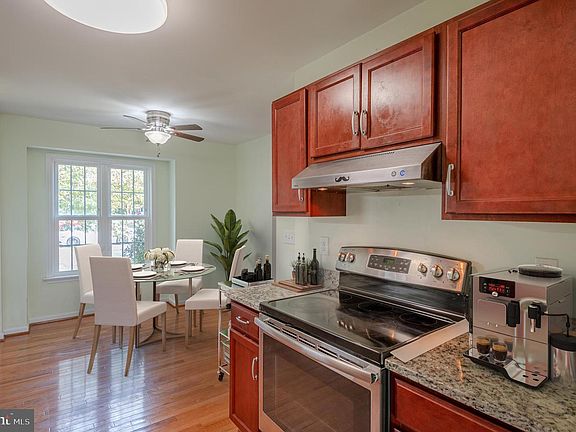 2nd image of 2912 Madeira Ct