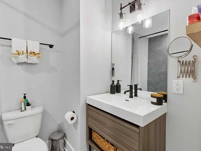 3965 Lancaster Ave #204 — Photo 12