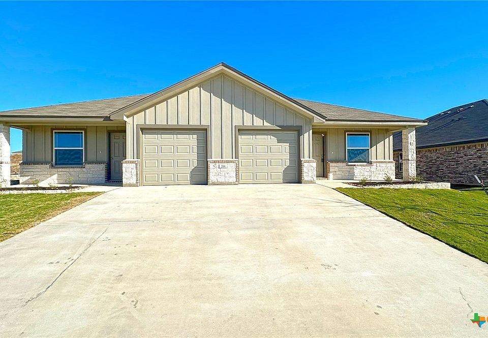 1st image of 218 Leon Ln