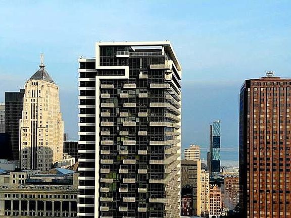 4th image of 235 W Van Buren St Unit 3708
