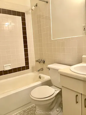 Rented by City Connections Realty | media 6