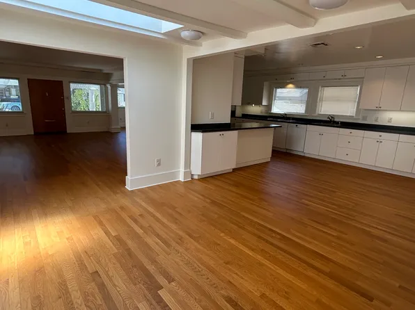 2810 E 2nd St, Long Beach, CA 90803