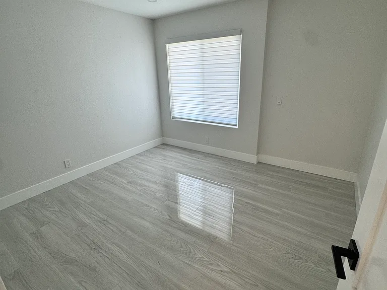1526 Granite Hills Dr #B — Photo 8