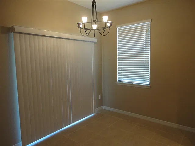 3 bed, 2.0 bath, 1810 sqft, $2,170 — Photo 4