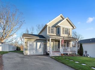 52 Pierce Ave, Worcester, MA 01605