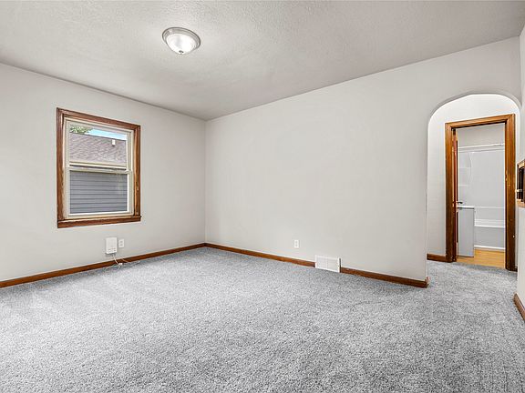 3rd image of 3206 Bowdoin St