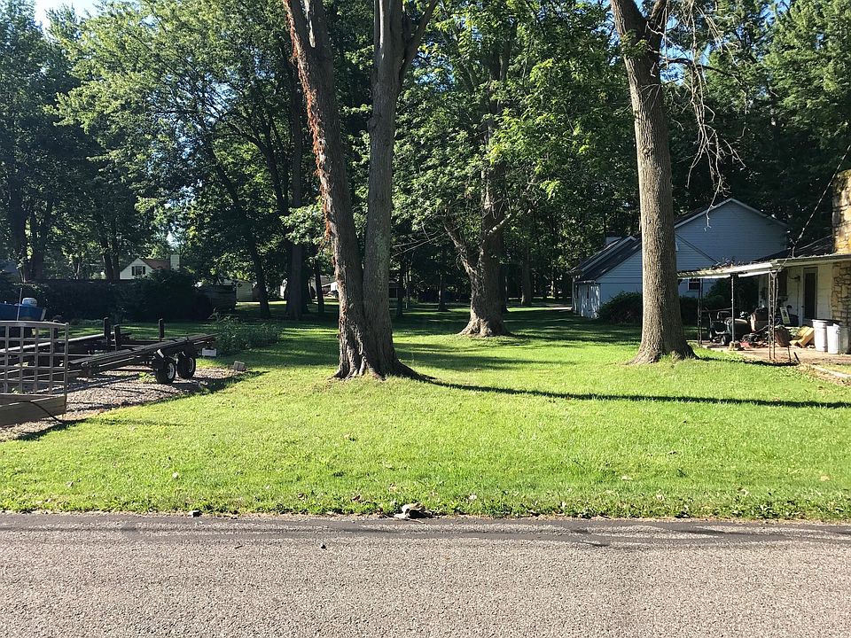 1st image of 0 NE Maple Ave