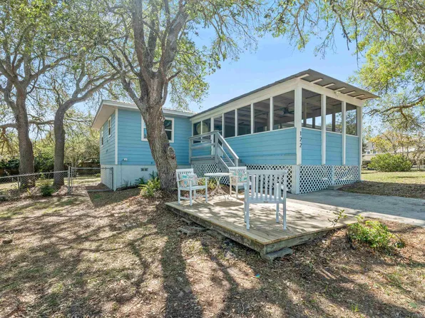 122 California St, Carrabelle, FL 32322