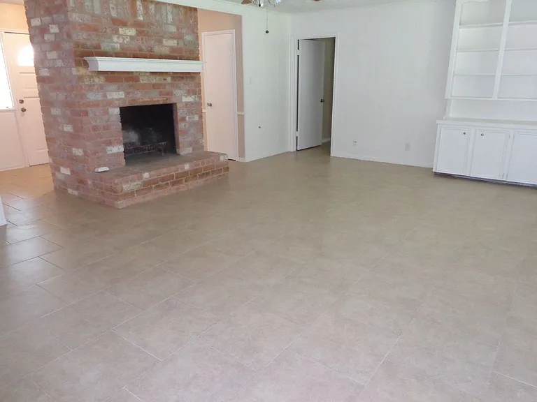 2735 Manila Ln — Photo 14