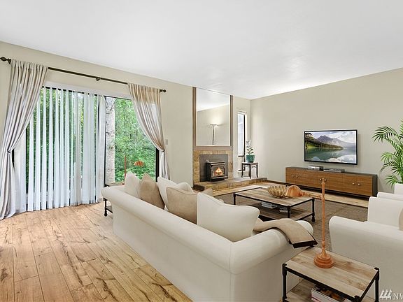 Living room has been virtually staged.