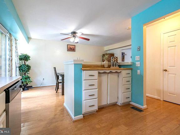 5th image of 227 Grove Cir #60