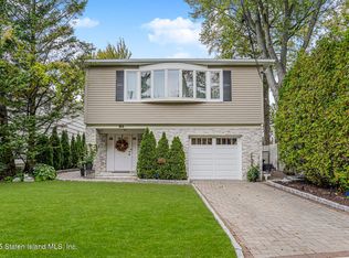 93 Wheeling Ave, Staten Island, NY 10309