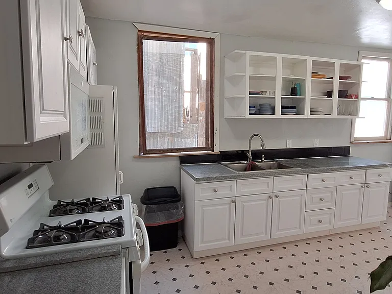 16 Main St #1-10 — Photo 9