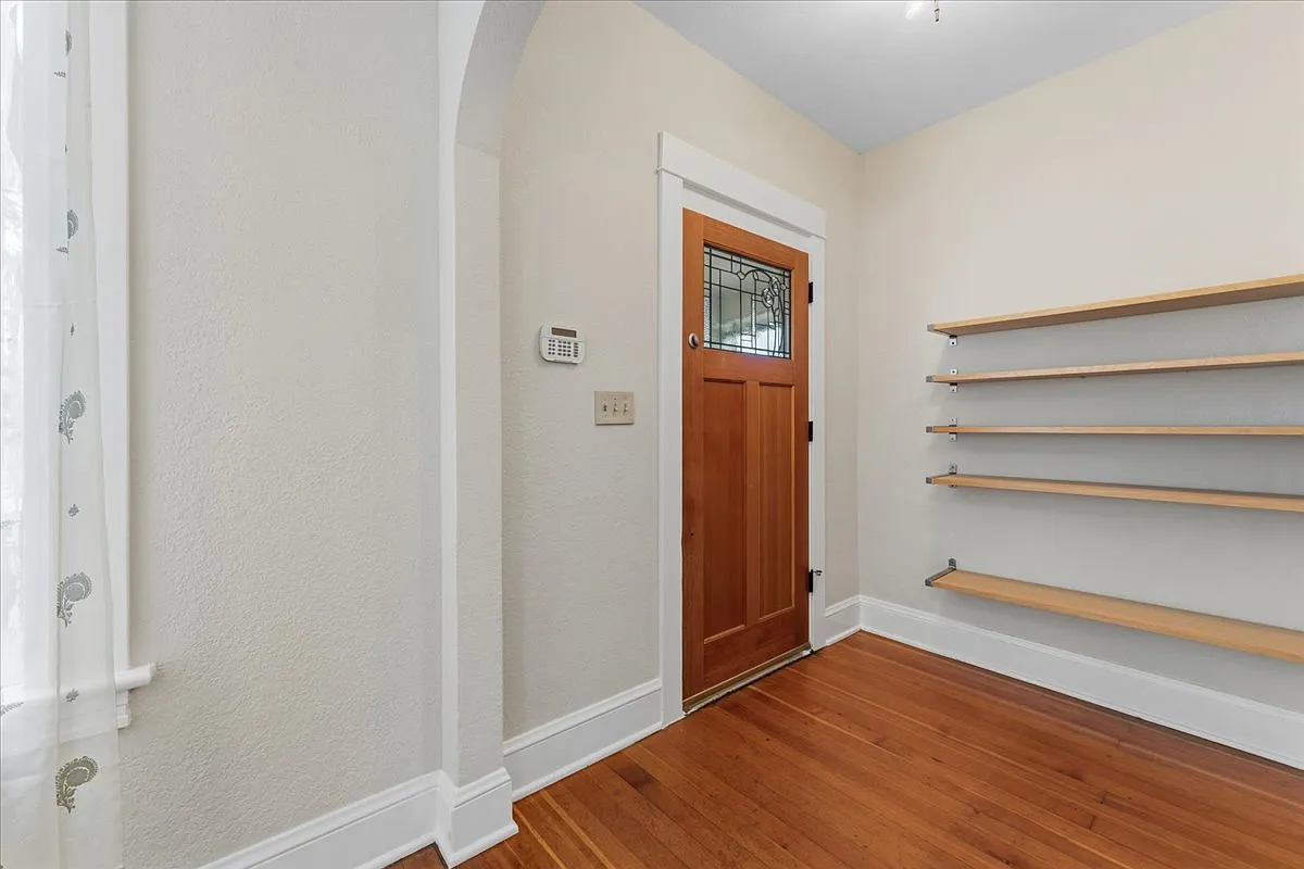3 bed, 1548 sqft, $2,995 — Photo 2
