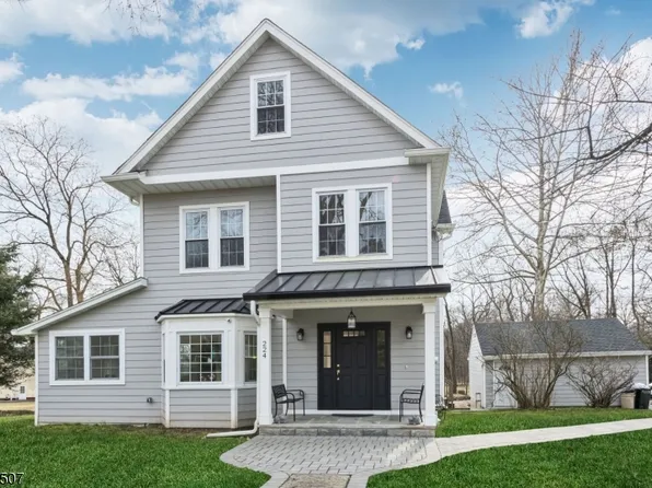224 Mulberry Pl, Ridgewood Village, NJ 07450