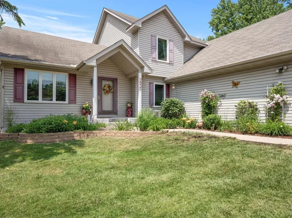 2935 Edgerton St, Little Canada, MN 55117