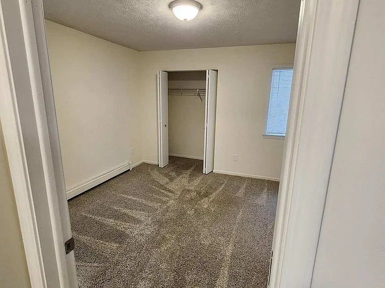 414-417 426 Munson Pl — Photo 9