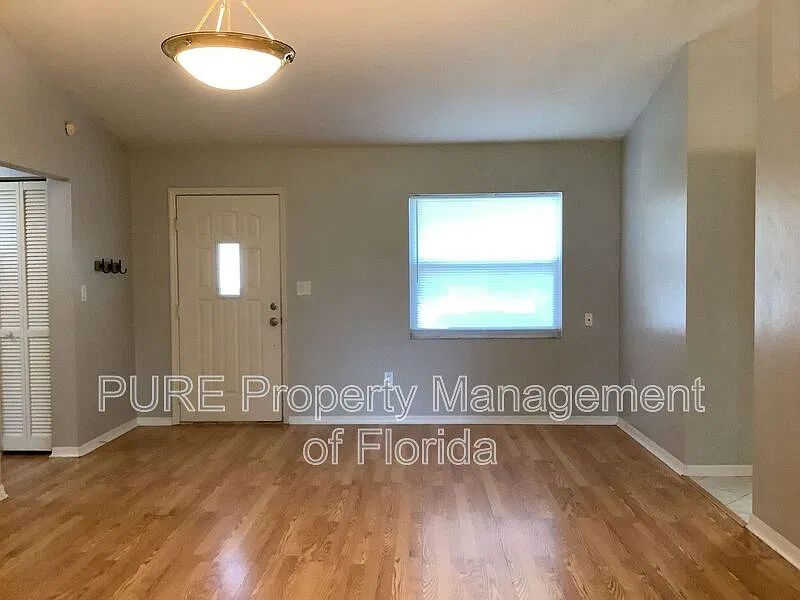 3 bed, 2.0 bath, 1484 sqft, $1,575 — Photo 2