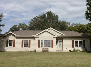 4868 172nd Rd, Winfield, KS 67156