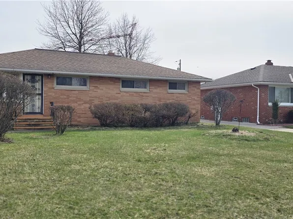 24780 Picone Ln, Bedford Heights, OH 44146