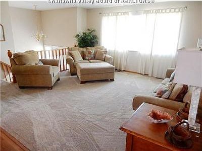 4th image of 6 White Rock Dr