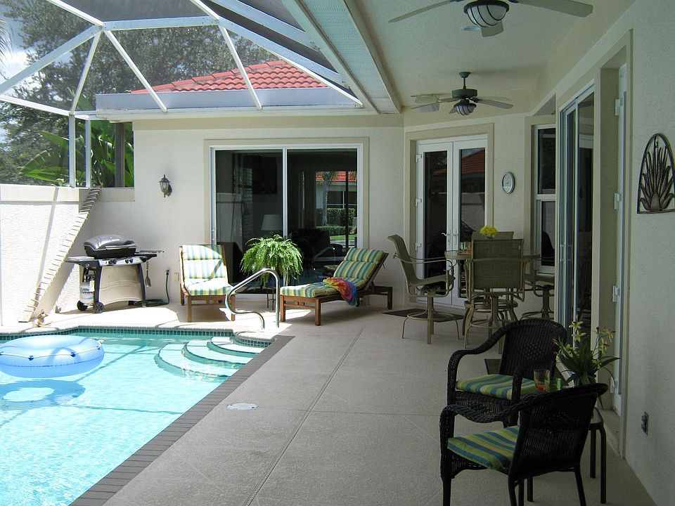 The courtyard is a wonderful place to relax. 