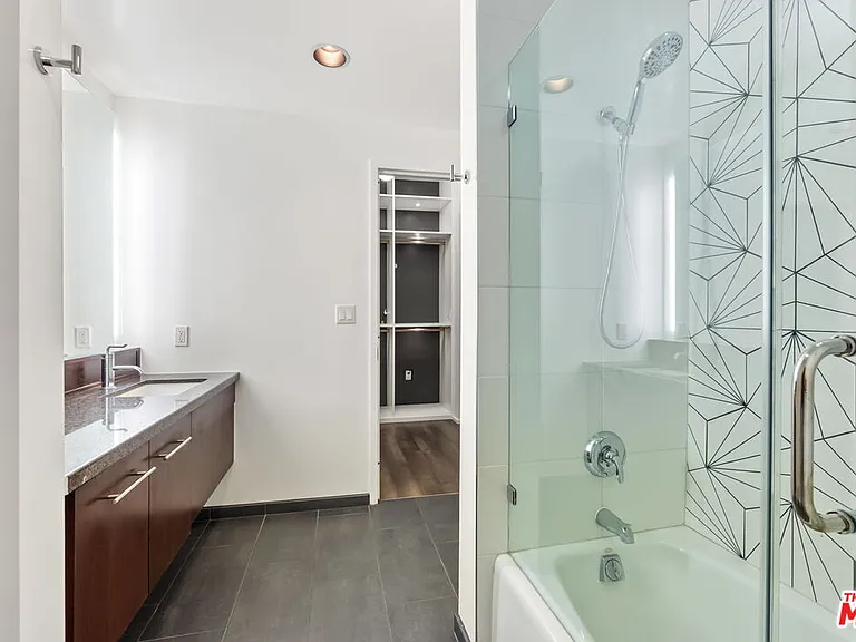 1111 S Grand Ave #716 — Photo 15