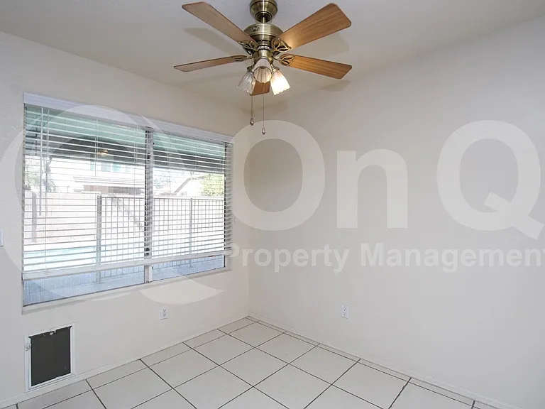 1560 W Kent Dr — Photo 6