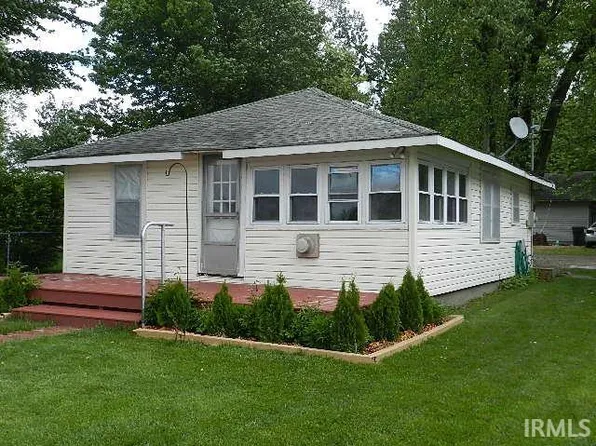 1015 N Edgewater St, Silver Lake, IN 46982