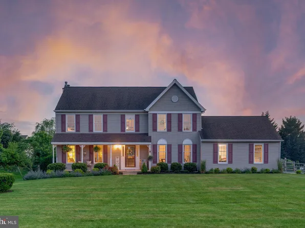 22 Eaton Pl, Bear, DE 19701