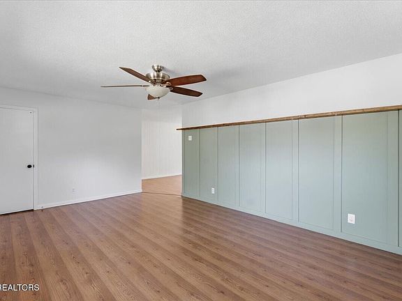 5th image of 3100 NW Sycamore View Ct